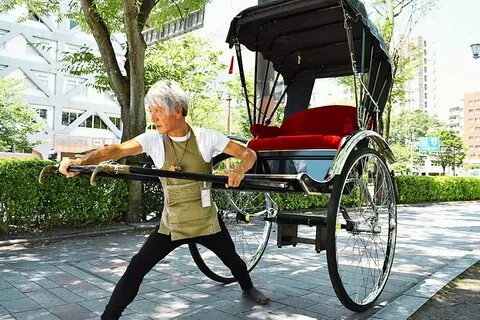 Rickshaw through the old town