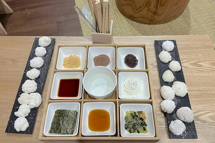 Traditional Mochi Pounding Experience — operator photo 3