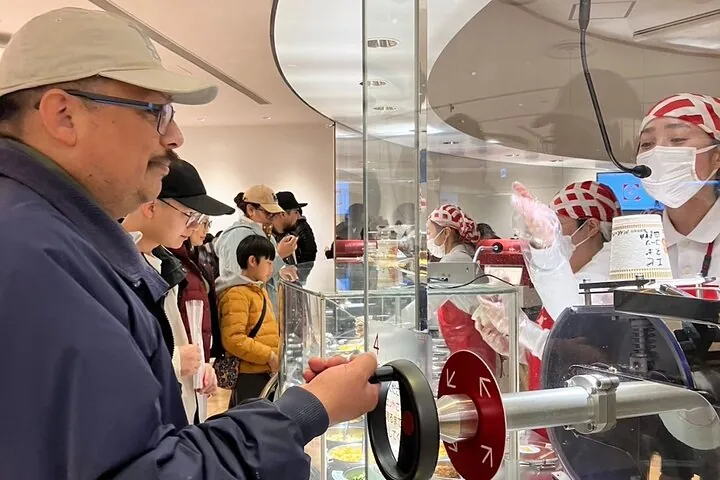 Yokohama: Guided Cup Noodles Museum Tour & Make Your Own Cup — operator photo 4